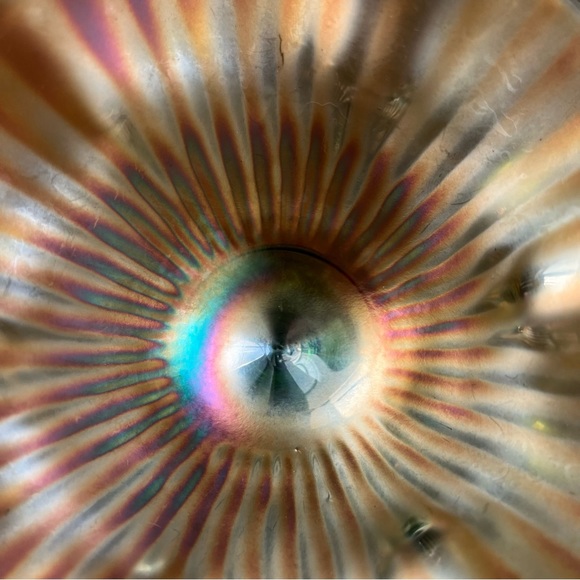 Carnival glass footed dish. Beautiful condition. - Picture 4 of 6